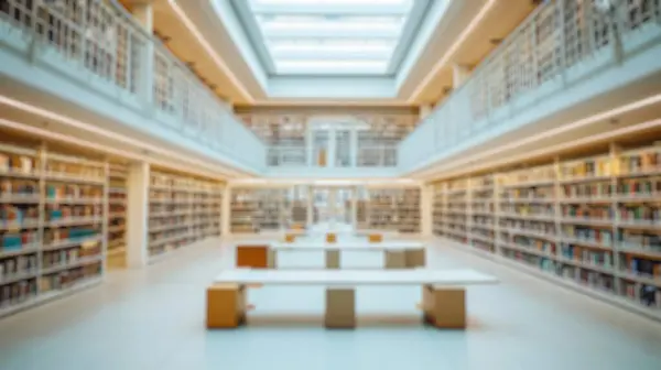 Uma Imagem Suavemente Turva Interior Biblioteca Com Linhas Estantes Mesas — Fotografia de Stock