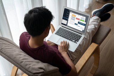 İnternet sitesindeki modish regrition için çevrimiçi aplikasyon rezervasyon takvimi