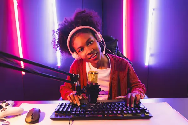 Host Channel Gaming Streamer African Girl Taking Typing Esport Skilled — Stock Photo, Image