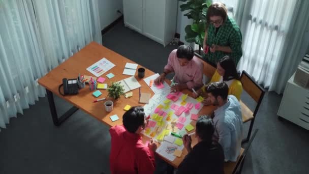 Close Professional Business Team Hands Writing Putting Sticky Note Scrum — Stock Video