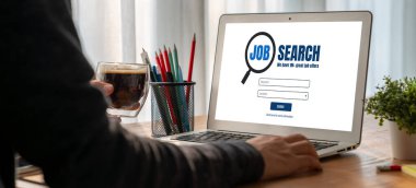 Çalışanların işe alım İnternet ağındaki iş fırsatlarını araması için mod web sitesinde online iş araması