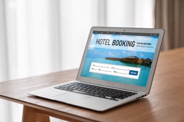 Çevrimiçi otel konaklama rezervasyon sitesi mod rezervasyon sistemi sağlar. Seyahat teknolojisi kavramı .