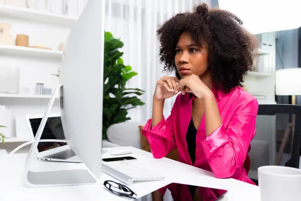Working African Woman Blogger Concentrated Laptop Screen Serious Face Searching — Stock Photo, Image