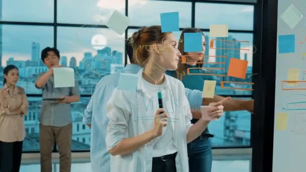 Professionelle Business Team Brainstorming Austausch Denken Idee Während Qualifizierte Männliche — Stockvideo