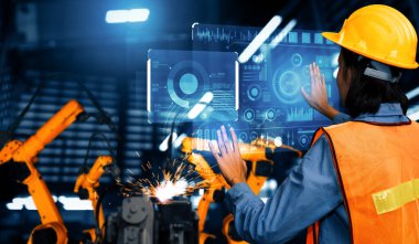Dijital sanayi ve fabrika robotu teknolojisi için XAI Gelişmiş Robot Kol Sistemi. İnternet ağına bağlı IOT yazılımı kullanarak endüstri mühendisliği tarafından kontrol edilen otomasyon üretim robotu.