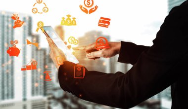 Finans ve Para İşlem Teknolojisi Konsepti. Modern bilgisayar uygulamasında fintech ticaret alışverişini, kar istatistik analizini ve piyasa analisti hizmetini gösteren simgesel grafik arayüzü. uds