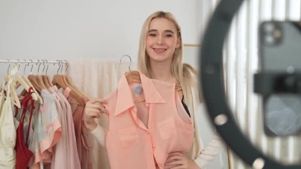 Young Social Medial Content Creator Woman Make Fashion Video Blogger — Stock Video