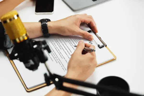 Selective Focusing Hands Writing Script Note Radio Influencer Host Microphone — Stock Photo, Image