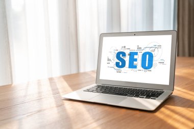 Model e-ticaret için SEO arama motoru optimizasyonu ve bilgisayar ekranında gösterilen çevrimiçi perakende işi