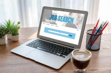 Çalışanların işe alım İnternet ağındaki iş fırsatlarını araması için mod web sitesinde online iş araması