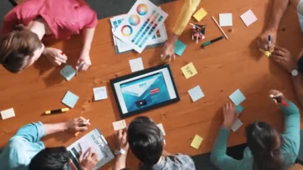 Temps Écoulé Des Gens Affaires Intelligents Travaillant Ensemble Pour Concevoir — Video