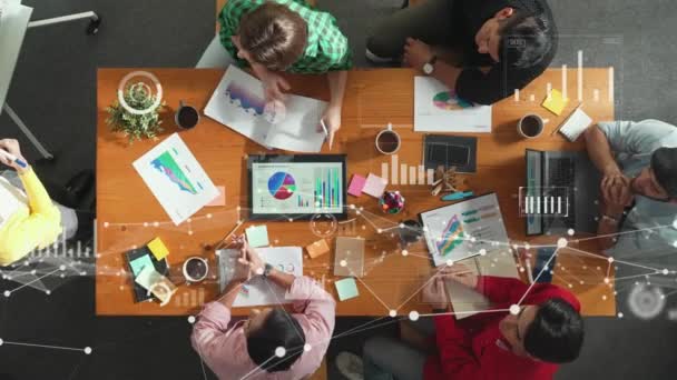 Top Ansicht Des Business Teams Diskutiert Und Brainstorming Über Finanzdiagramm — Stockvideo
