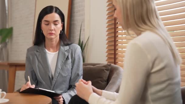 Ψυχολογική Γνωμάτευση Για Την Ψυχική Υγεία Αναζήτηση Βοήθειας Από Επαγγελματία — Αρχείο Βίντεο