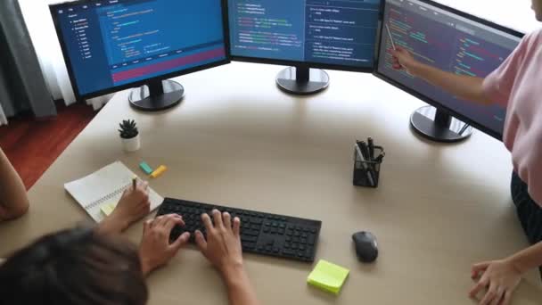 Lassított Mozgás Back End Szoftver Fejlesztő Mérnök Számítógépes Programozás Dolgozik — Stock videók