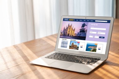 Model arama ve seyahat planlama için internet sitesi uçuş, otel ve tur rezervasyonları için anlaşma ve paket sunuyor