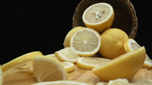 Gros Plan Des Tranches Citron Est Méticuleusement Disposé Sur Fond — Photo