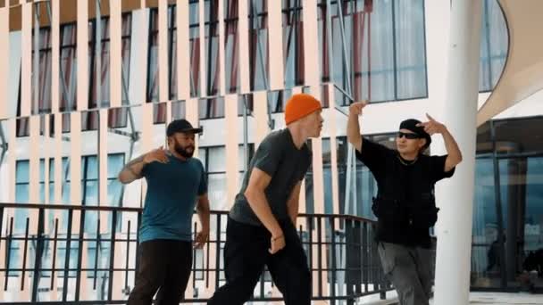 Grupo Danza Hipster Con Estilo Mover Pie Paso Música Hip — Vídeo de stock