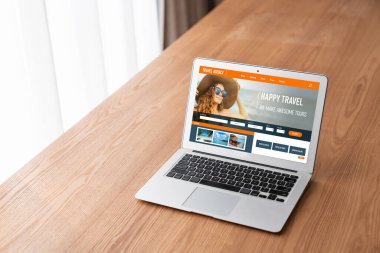 Model arama ve seyahat planlama için internet sitesi uçuş, otel ve tur rezervasyonları için anlaşma ve paket sunuyor