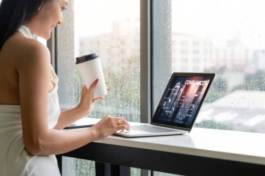 Kaliteli standartları karşılamak için mod çevrimiçi şirket işleri için uyum sistemi