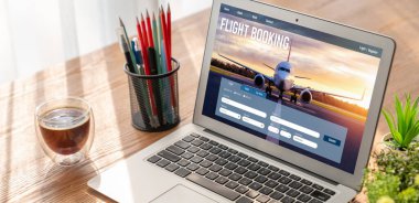 Online uçuş rezervasyon sitesi mod rezervasyon sistemi sağlar. Seyahat teknolojisi kavramı .