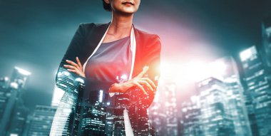 Modern şehir arka planında iş dünyasının çift pozlama görüntüsü. Gelecekteki iş ve iletişim teknolojisi kavramı. Gerçeküstü fütüristik şehir manzarası ve soyut çoklu pozlama arayüzü. uds