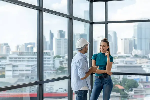 Professional Smart Architect Engineer Team Discuss Solve Building Construction Problems — Stock Photo, Image
