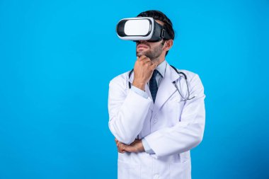 Kafkas doktoru tıbbi veriler hakkında karar veriyor ve düşünüyor. Profesyonel doktor, laboratuvar önlüğü ve sanal gerçeklik gözlüğü takarak metaevren ve sanal gerçeklik dünyasına girer. Yenilik kavramı. Sapma.