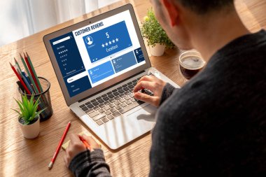 Şirket işleri için mod bilgisayar yazılımının müşteri deneyimi ve gözden geçirme analizi