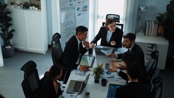 Вид Зверху Розумних Бізнесменів Які Працюють Разом Зустрічі Менеджер Розглядає — стокове відео
