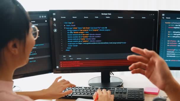 Ingeniero Desarrollo Software Back End Cámara Lenta Para Programación Computadoras — Vídeo de stock