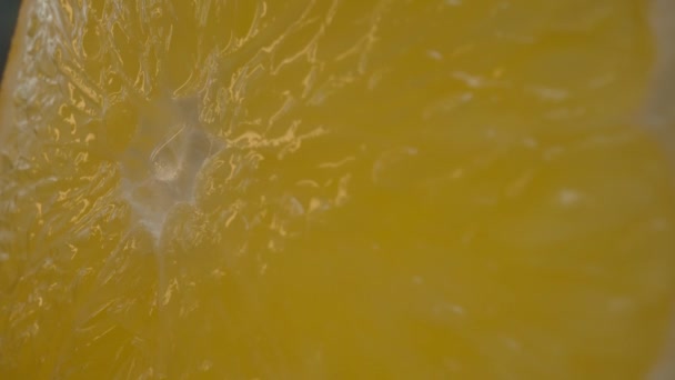 Makro Fotografering Skivad Apelsin Med Levande Orange Färg Och Synlig — Stockvideo