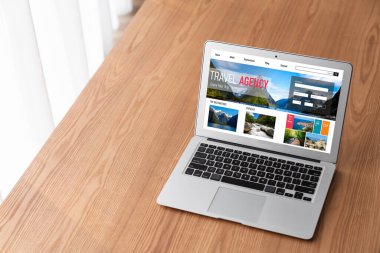 Model arama ve seyahat planlama için internet sitesi uçuş, otel ve tur rezervasyonları için anlaşma ve paket sunuyor