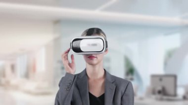 VR 'ın açılması için bastıran kadın ofisteki finansal işleri analiz etti küresel pazar sunucu odası arayüzü dijital bilgi ağı teknolojisi sanal 3d meta animasyonuna dönüştürdü. Kısıtlanma.