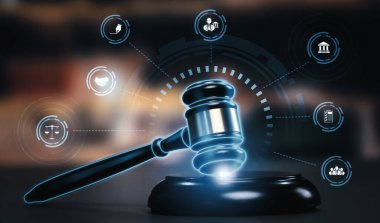 Akıllı hukuk, hukuki danışmanlık simgeleri ve avukatlık bürosunda çalışan araçlar dijital hukuk kavramını ve çevrimiçi hukuk ve yönetmelik kavramlarını gösteriyor .