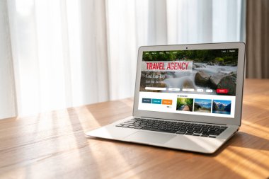 Model arama ve seyahat planlama için internet sitesi uçuş, otel ve tur rezervasyonları için anlaşma ve paket sunuyor