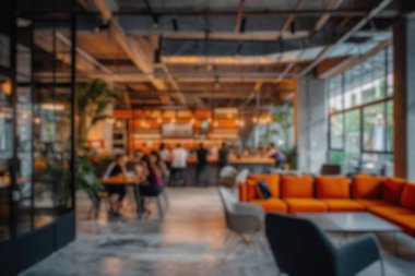 İnsanlarla ve kapalı alan bitkileriyle dolu canlı ve modern bir çalışma alanının odaklanmış görüntüsü. Saygıdeğer.