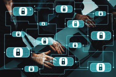 Siber Güvenlik ve Dijital Veri Koruma Konsepti. Simge arayüzü çevrimiçi veri erişim savunması için güvenli güvenlik duvarı teknolojisi gösteriyor. Hackerlara, virüse ve güvensiz bilgilere karşı. uds