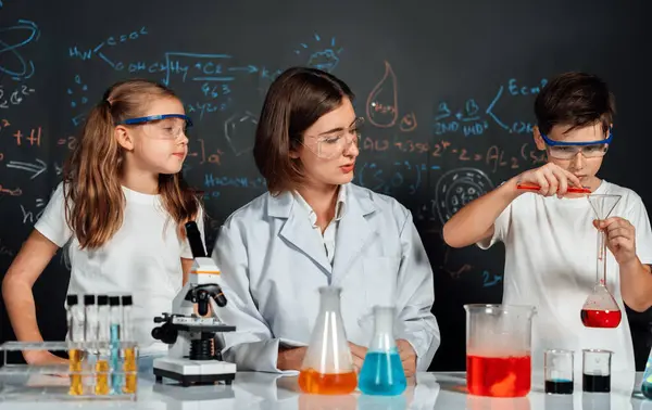 Teacher Support Watch Student Laboratory Wear Safety Glasses Stand Experiment — Stock Photo, Image