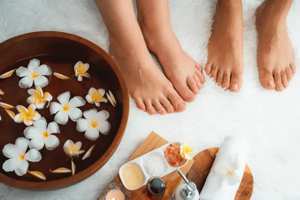 Couple Indulges Blissful Foot Massage Luxurious Spa Salon Reflexology Therapy — Stock Photo, Image