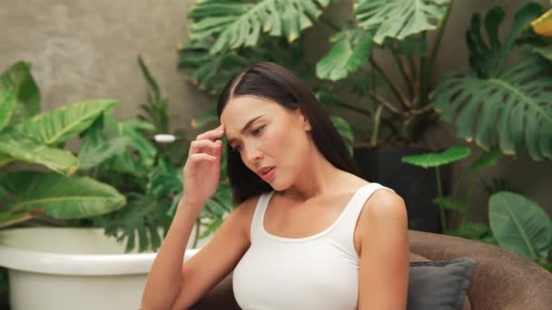 Stress Woman Clutch Her Head Feeling Tired Frustrated While Working — Stock Video