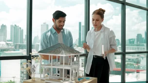 Équipe Ingénieurs Architectes Qualifiés Discussion Sur Construction Modèles Maison Design — Video
