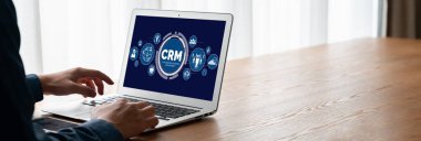CRM işletme ve işletme için modern bilgisayarda müşteri ilişkileri yönetim sistemi