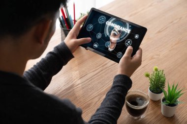 Kaliteli standartları karşılamak için mod çevrimiçi şirket işleri için uyum sistemi