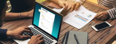 Şirket işleri için mod bilgisayar yazılımının müşteri deneyimi ve gözden geçirme analizi