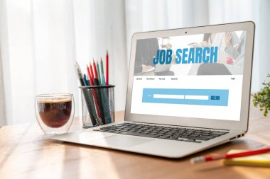Çalışanların işe alım İnternet ağındaki iş fırsatlarını araması için mod web sitesinde online iş araması
