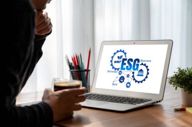 Model işletmelerin ESG çevresel yönetim politikası yüksek ESG puanı elde etmek için bir standart belirler