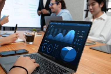 Fintech BI 'ın finansal veri analizi ya da iş zekası ekranından iş dünyası pazarlaması üzerinde çalışan iş adamlarının finansal veri analizine kadar. Habiliment