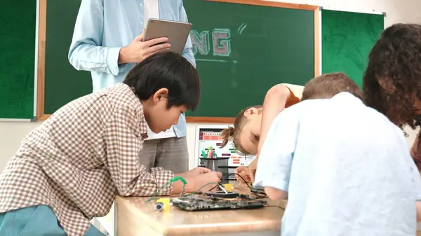 Group Diverse Student Working Together Main Board Laptop Screen Display — Stock Photo, Image