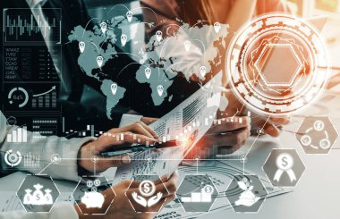 Finans ve Para İşlem Teknolojisi Konsepti. Modern bilgisayar uygulamasında fintech ticaret alışverişini, kar istatistik analizini ve piyasa analisti hizmetini gösteren simgesel grafik arayüzü. uds