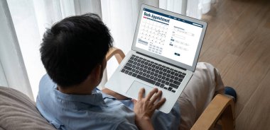 İnternet sitesindeki modish regrition için çevrimiçi aplikasyon rezervasyon takvimi
